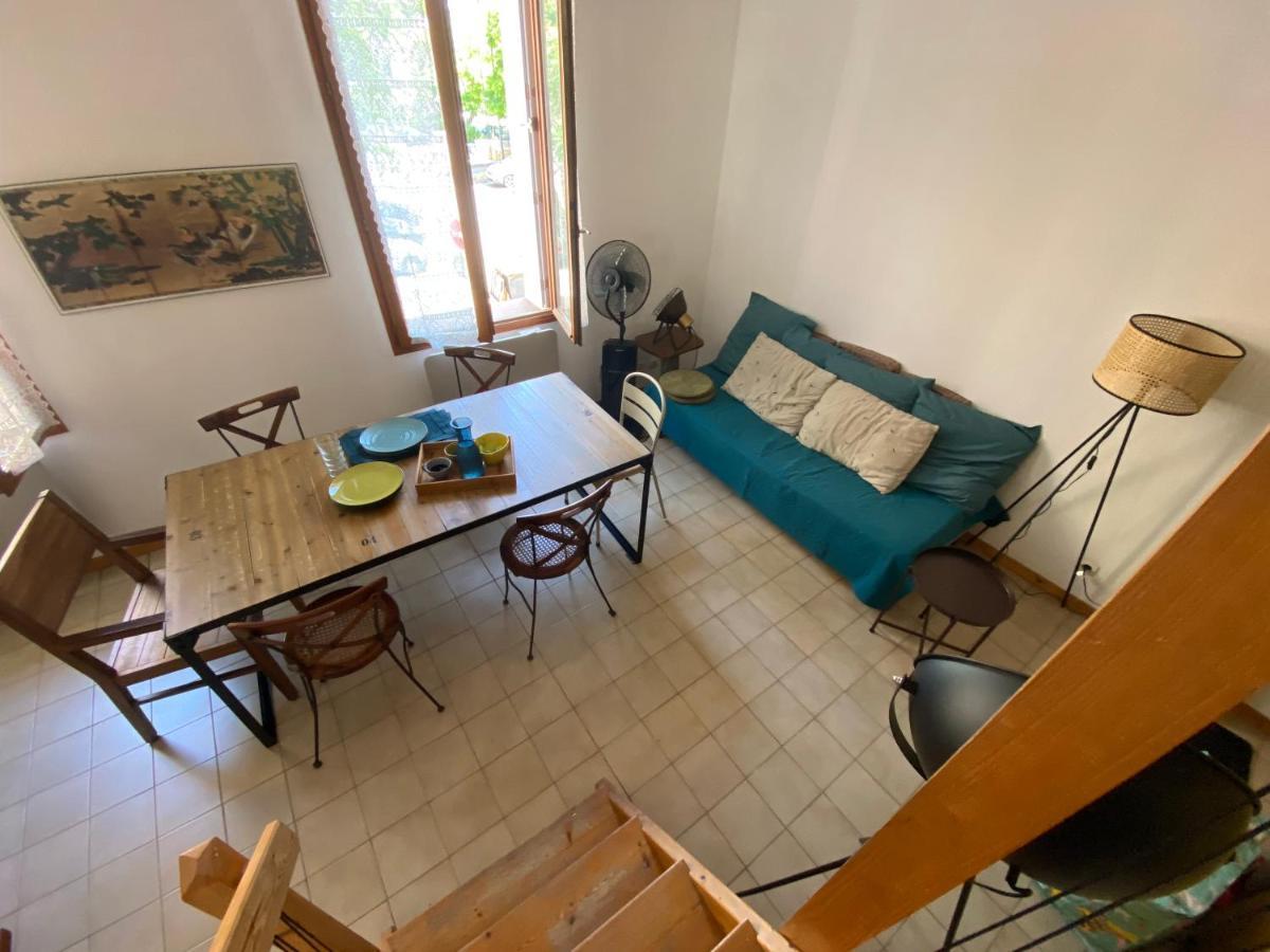 Duplex Arago Au Coeur De Sete, Comme Une Petite Maison Luaran gambar