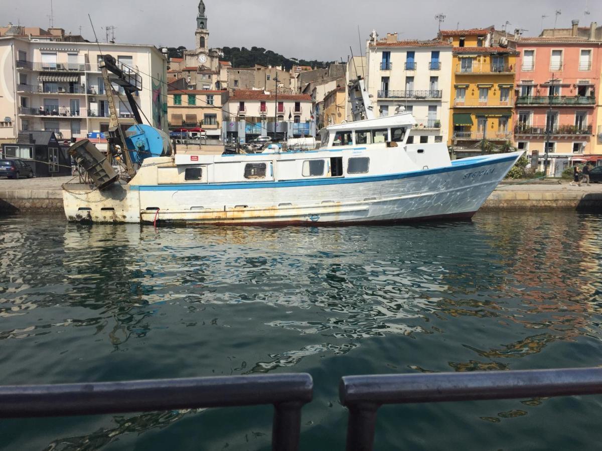 Duplex Arago Au Coeur De Sete, Comme Une Petite Maison Luaran gambar